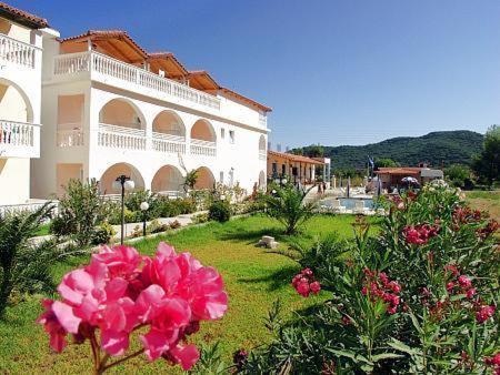 Hotel Plessas Palace Alykanas  Exterior photo